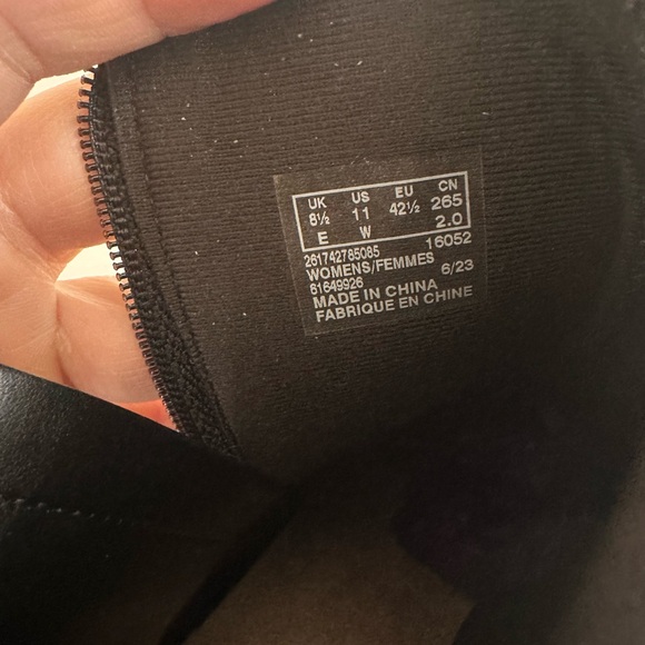 New Clarks Kataleyna Glow Black Leather Pointy Side Zip Ankle Booties Womens 11W - Picture 12 of 14